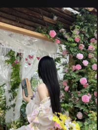 Ảnh bìa của Nước Mắt Rơi Trên Đoá Hoa Tàn